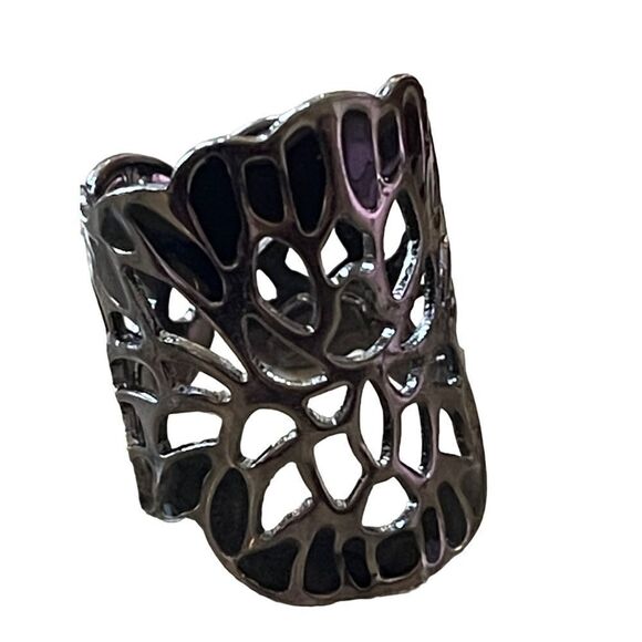 NWOT gun metal goth style ring US size  5.5 - Picture 2 of 6